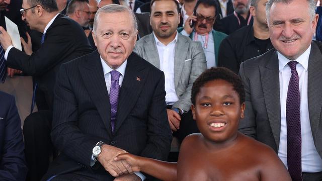 11 yaşındaki 'Arap Osman'ın Cumhurbaşkanı Erdoğan ile diyalogu herkesi gülümsetti