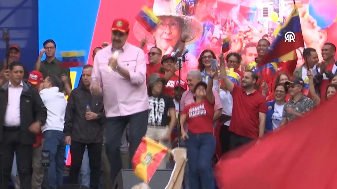 Trump'a anlayabileceği dilden yanıt verdi: Maduro dans etti 