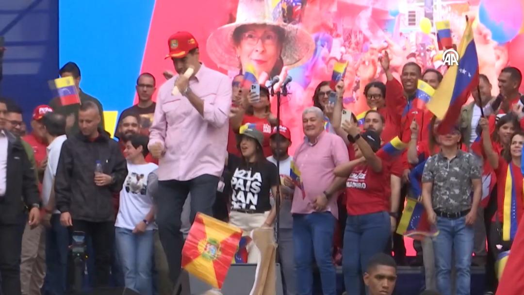 Trump'a anlayabileceği dilden yanıt verdi: Maduro dans etti 