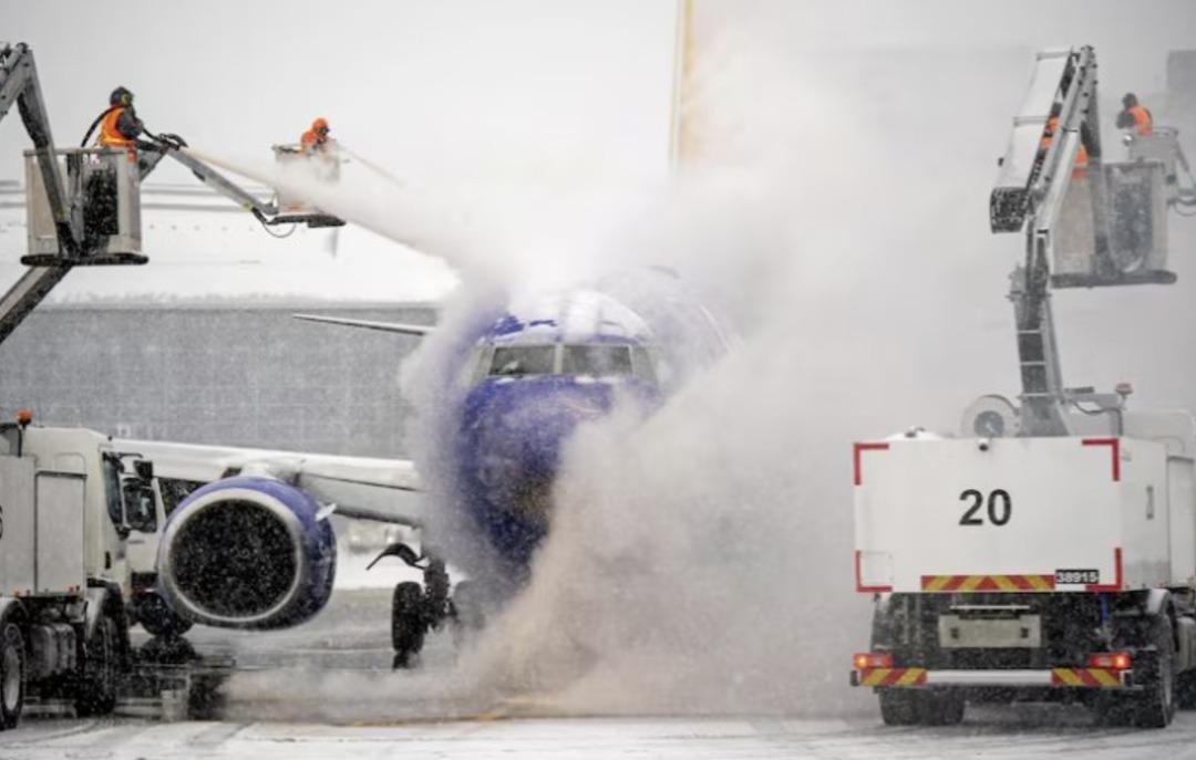 ABD bir kabus yaşıyor! 13 bin uçuş iptal edildi, 230 bin evin elektriği kesildi.
