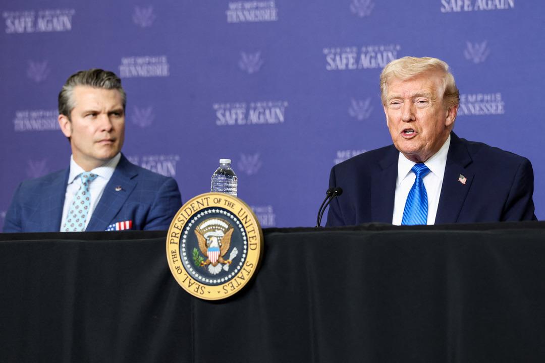 Trump sorumluluktan kaçtı! Hegseth'i hedef aldı: 