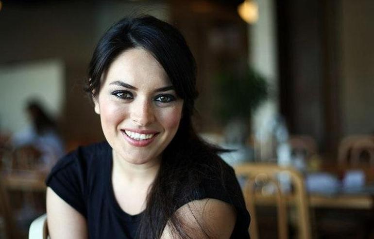 Ezgi Moladan'ın Akran Zorbalığı İtirafı Dikkat, insanın tüm hayatını etkileyebilir