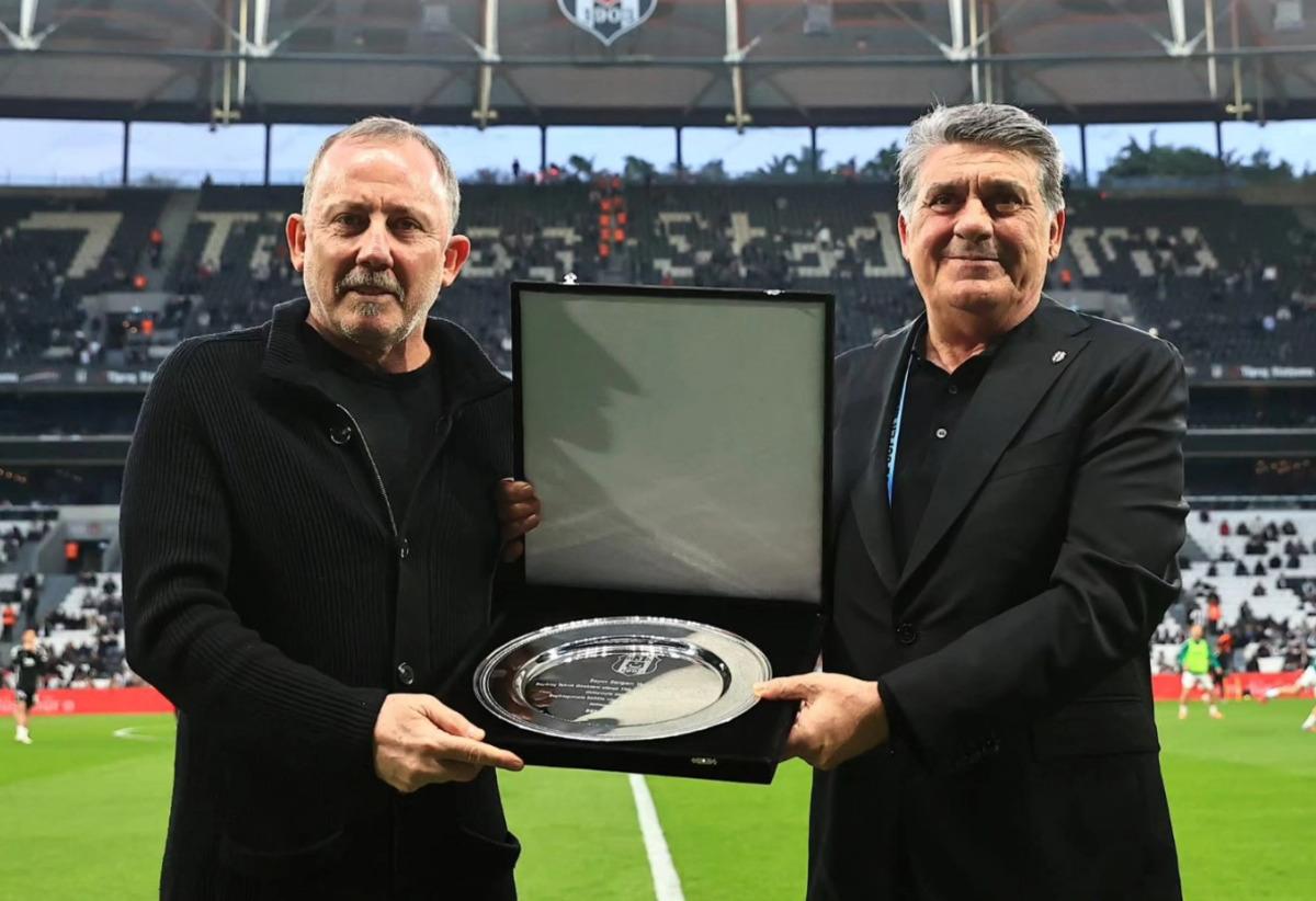 Beşiktaş'ta transfer şovu başlıyor! Serdal Adalı 2 numaralı düğmeye bastı
