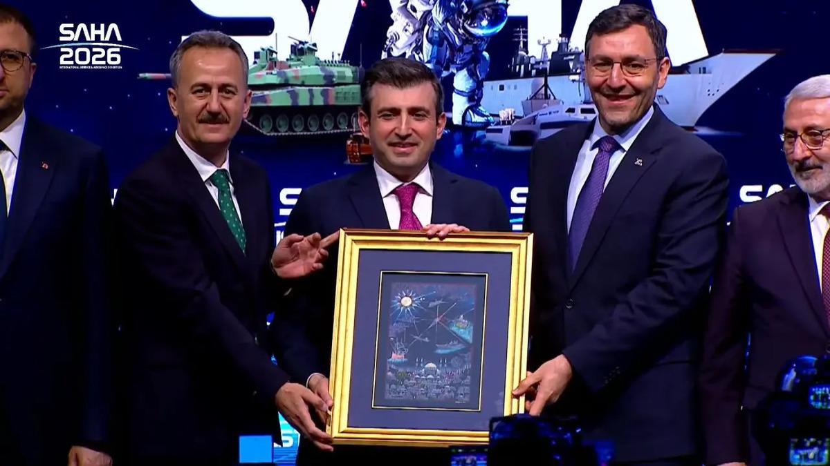 Bayraktar'ın SAHA 2026'da Teknokapitalizm Uyarısı ve Ulusal Yapay Zeka Manifestosu 2
