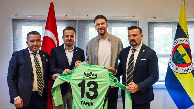Fenerbahçe, Tarık Çetin ile 3 yıllık sözleşme imzaladı
