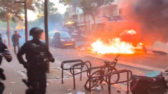 Paris’te şampiyonluk coşkusu kaosa dönüştü! Sokaklar ateşe verildi…