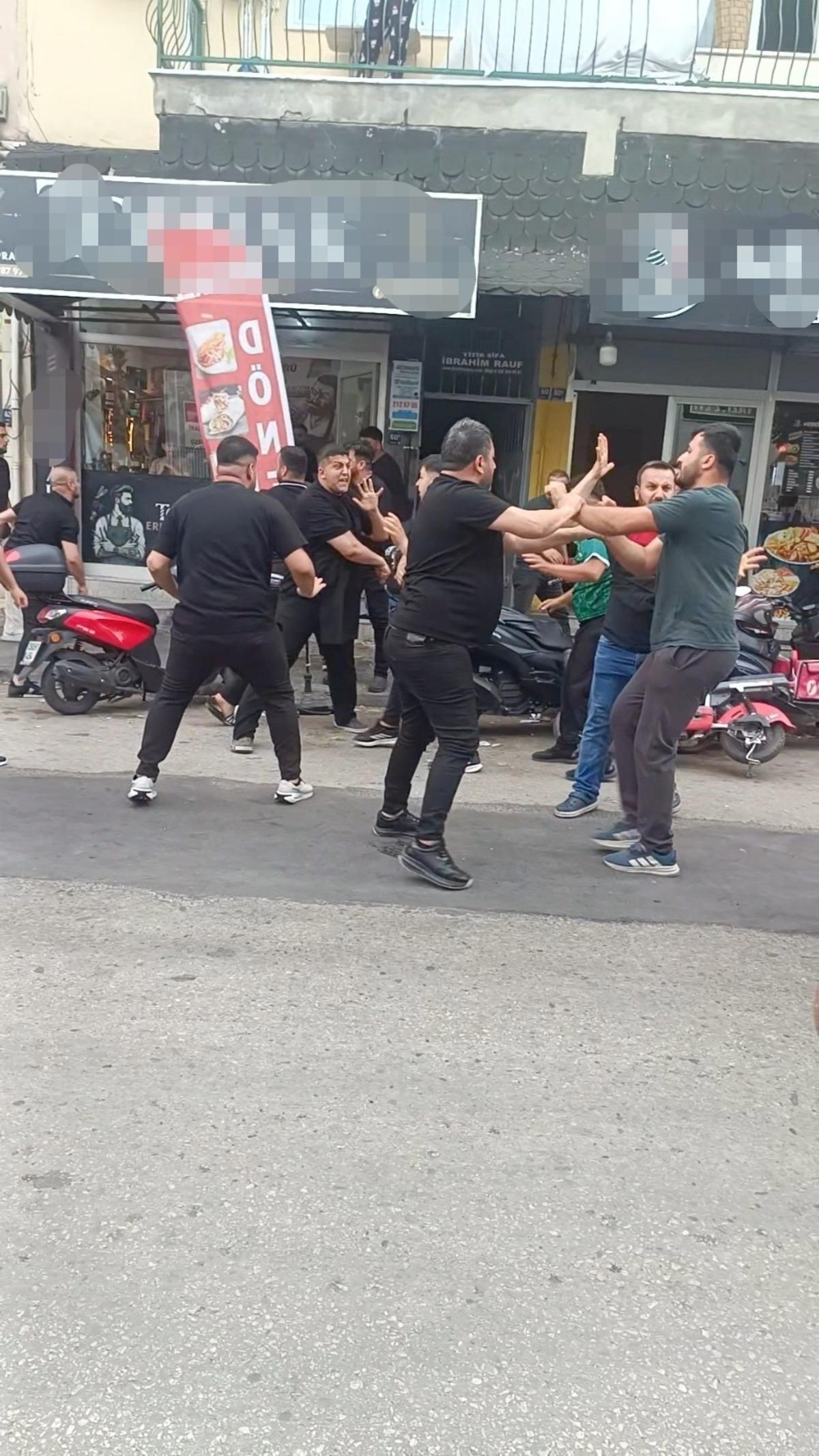 Aydın'da esnafla vatandaşlar arasında kavga: 5 yaralı, 1 polis