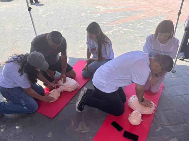 Doğru kalp masajı tekniği Eskişehir'de uygulamalı olarak gösterildi 5