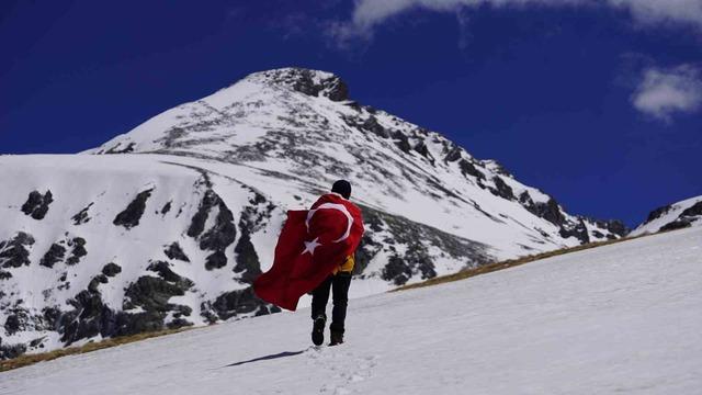 Gümüşhane’de Milli Takım için zirve yürüyüşü