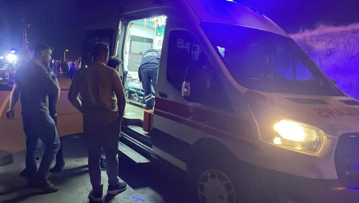 Sivas'ta 2 otomobil kafa kafaya çarpıştı: 6 yaralı, 2 yaralı