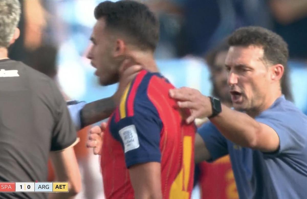 Dünya Kupası finali biter bitmez saha kaosa sürüklendi! Yıldızlar boğaza boğaza 3 adını veriyor
